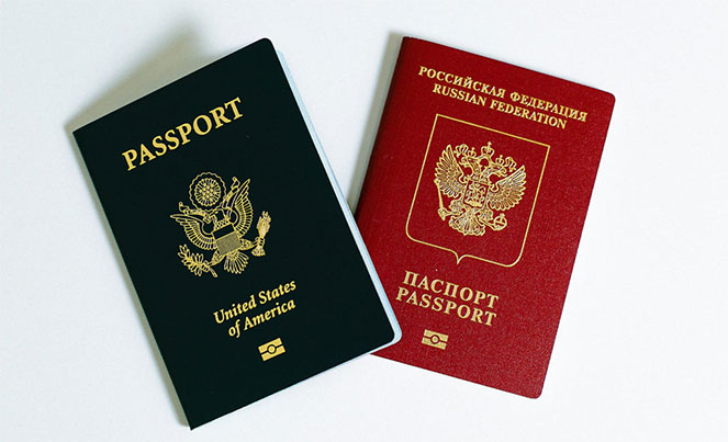 Два паспорта
