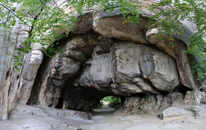 Скальные ворота Кушталь