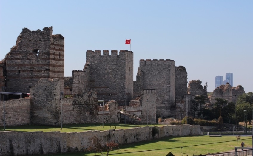 Каппадокия и Константинопольские стены.